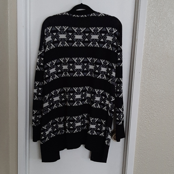 Cardigan - Picture 2 of 3